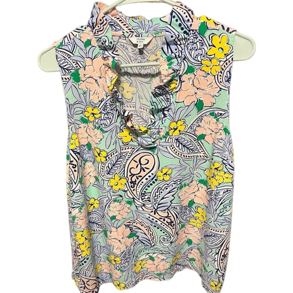 Women’s Crown & Ivy floral sleeveless top. Ruffle vneck. Size XL.